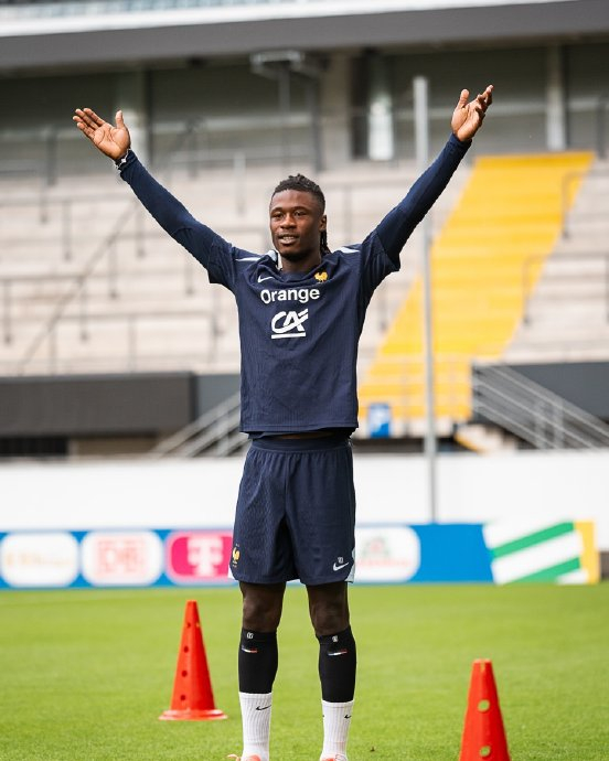 中国队横扫法国队,黄鸭组合刷新纪录的简单介绍 中国队横扫法国队,黄鸭组合刷新纪录的简单介绍