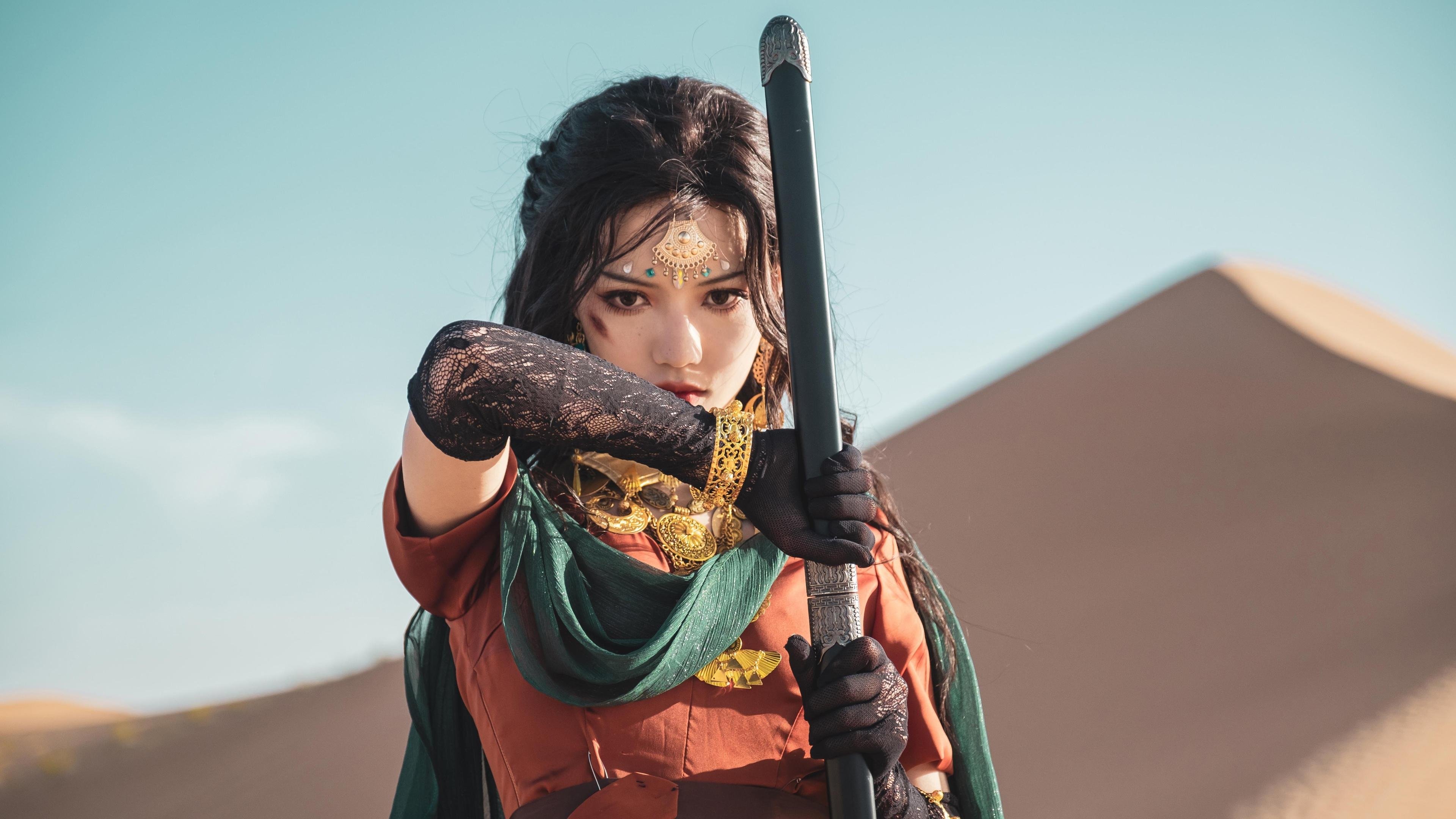 极速与对抗,F1收官战的火热法则与CBA的压制哲学