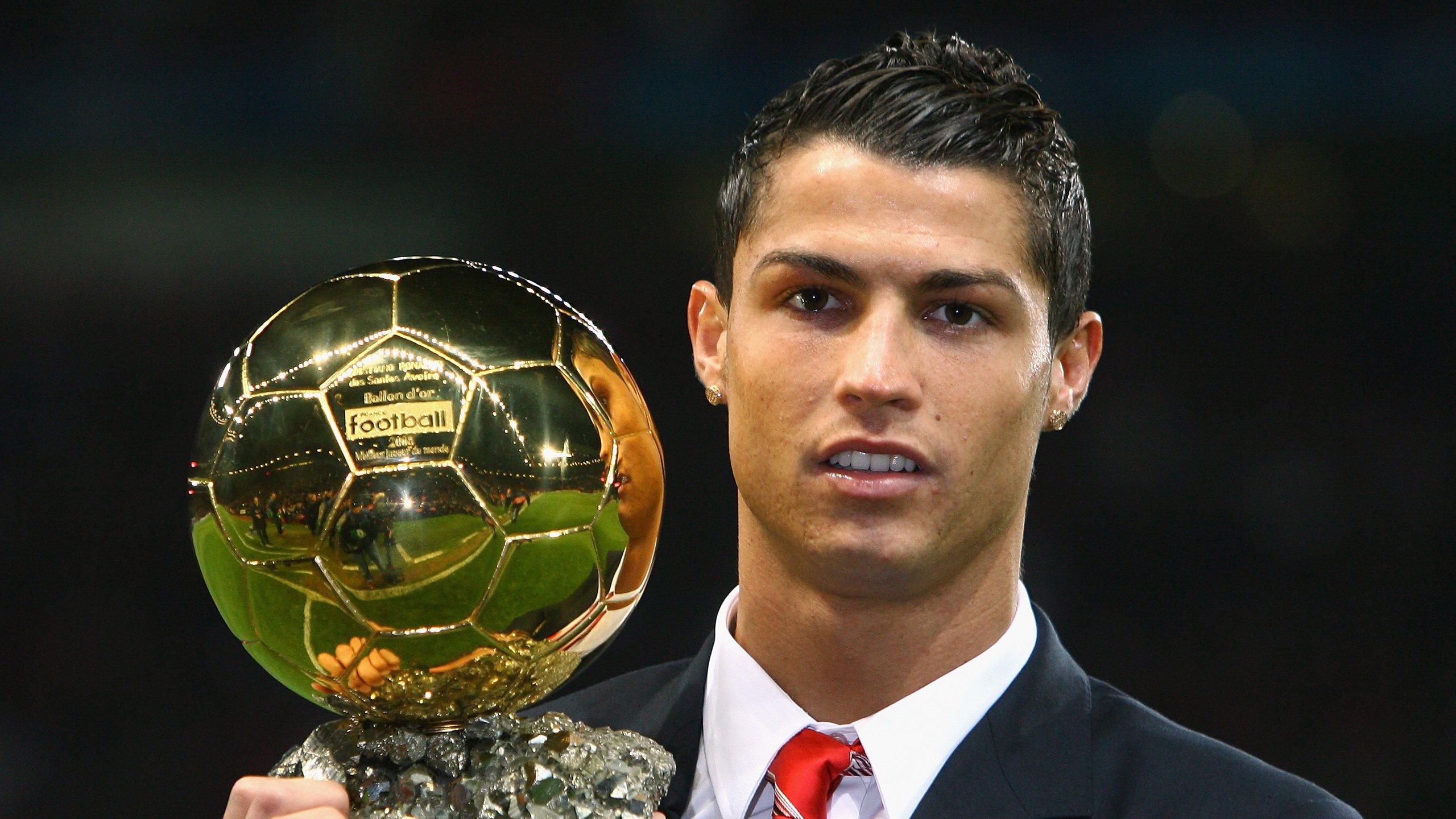 安菲尔德奇迹夜，奥纳纳终场绝杀，利物浦压哨击败巴西